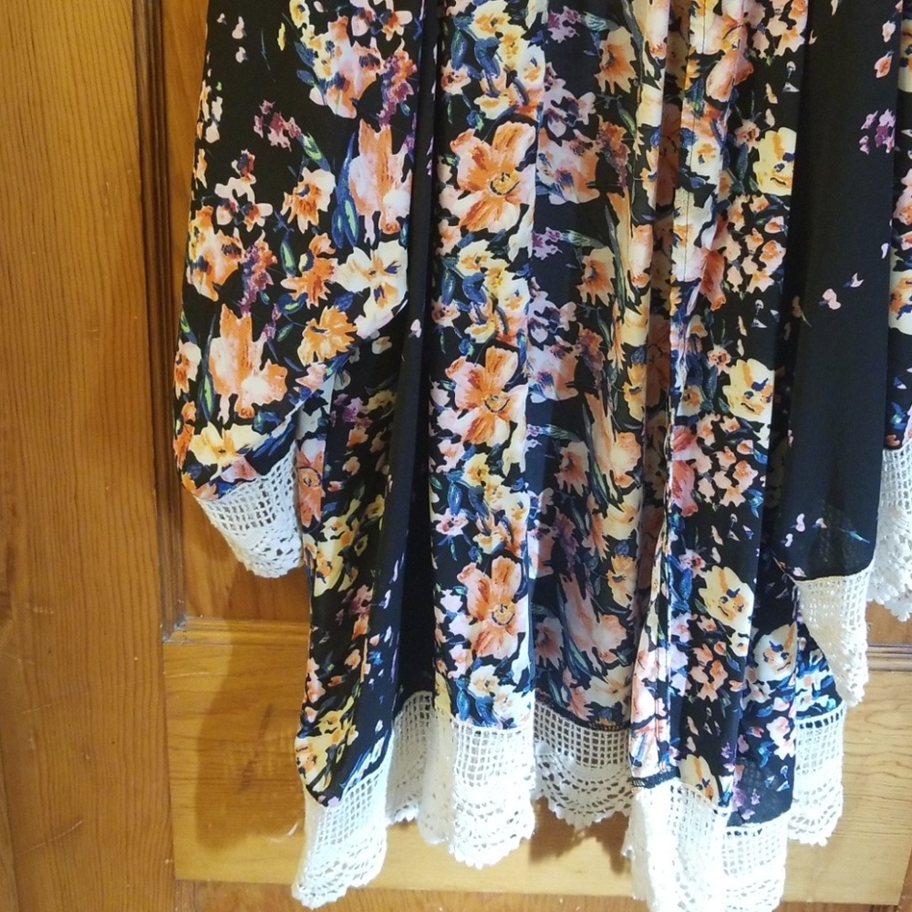 Kimono - Picture 2 of 2